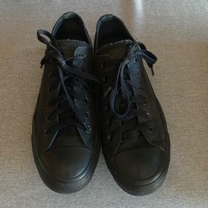 Womens size 9 converse